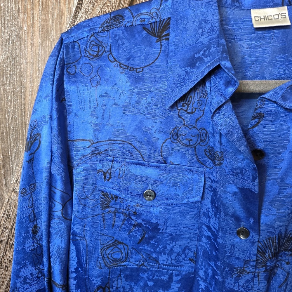 Chico's Shirt Women's Size 1 (US Medium) Blue Black Accents Monkey Elephant Silk - Picture 2 of 9